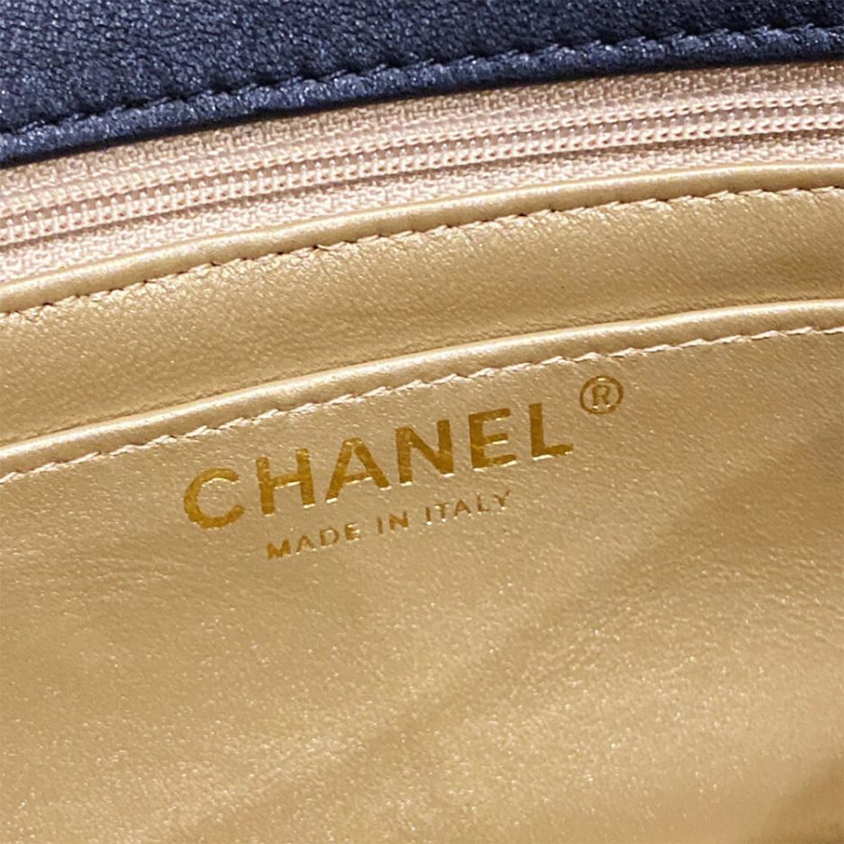 Ch*el pearl crush mini flap