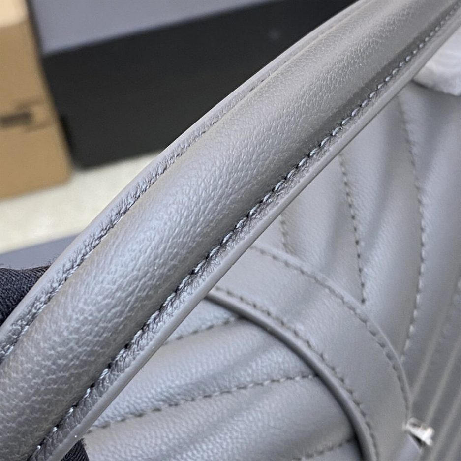 COLLEGE MEDIUM CHAIN BAG IN QUILTED LEATHER