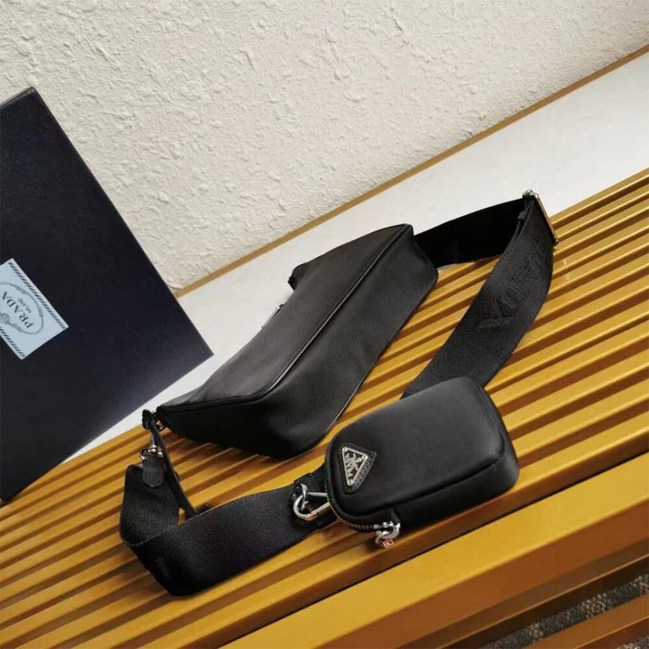 Pra*a re-edition 2005 re-nylon bag