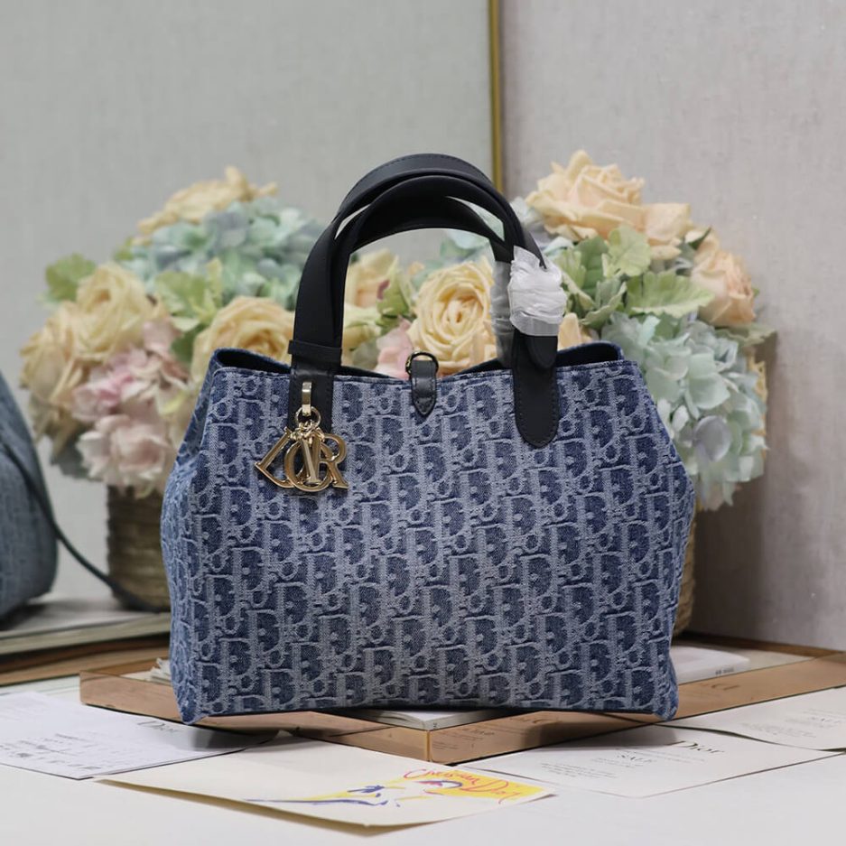 medium D*or toujours bag
