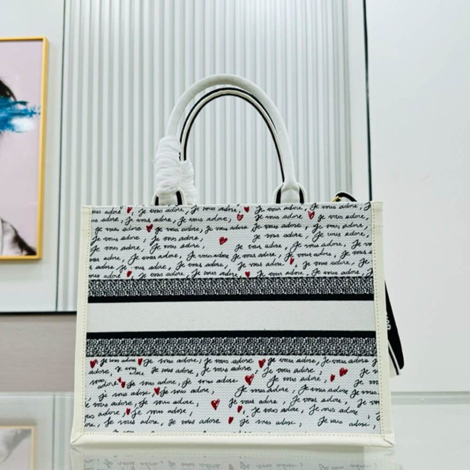 D*oramour medium D*or book tote