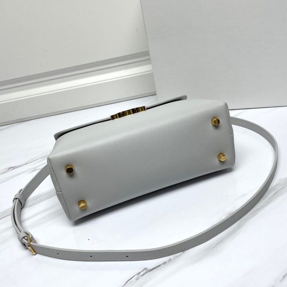 ce**e medium nino bag in S*pple calfskin