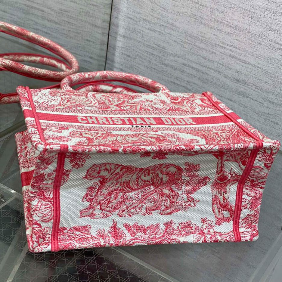 small D*oriviera D*or book tote