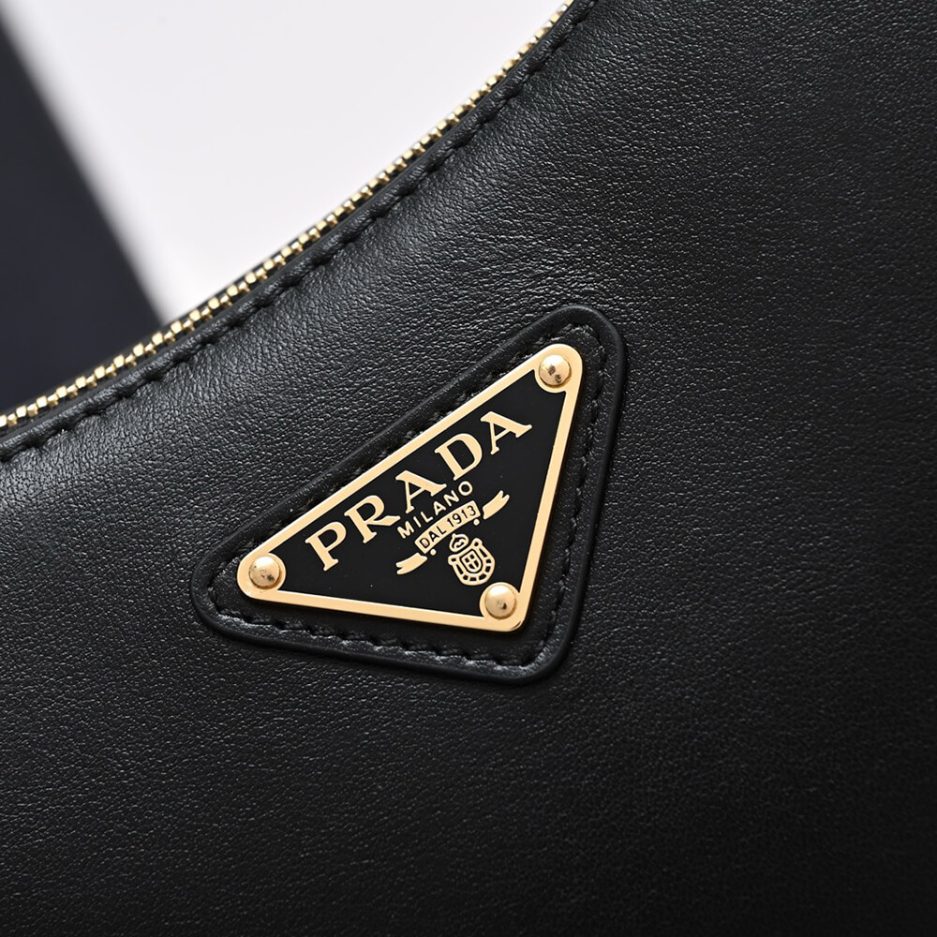 Pra*a arque leather shoulder bag