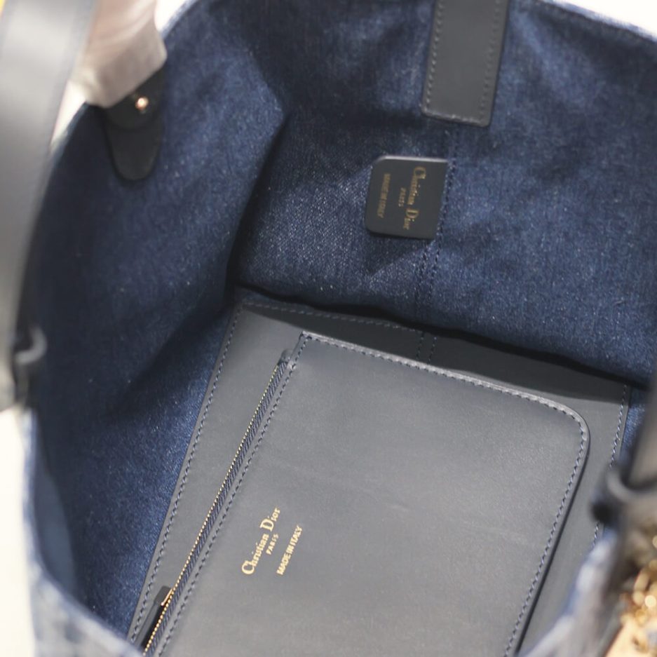 medium D*or toujours bag